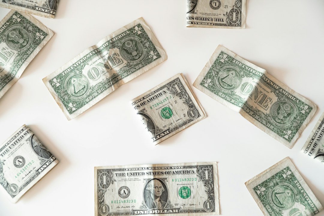 Dólar EE. UU. se Fortalece por Flujos de Capital: Análisis de Mercado