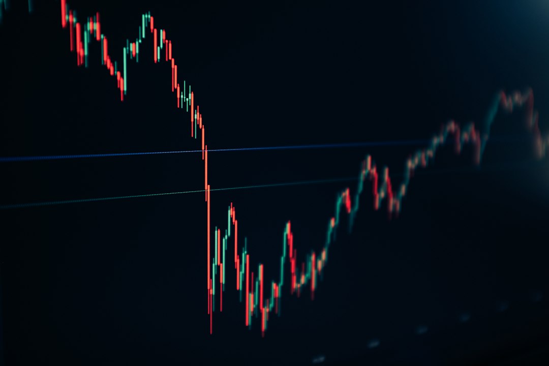 FTSE 100 Live: Pound Sinks as Dollar Rises With Oil