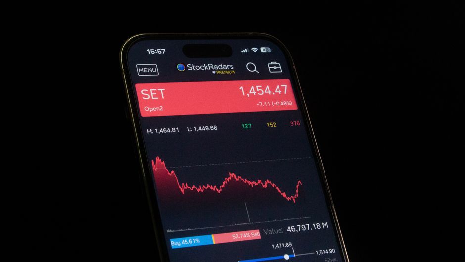 Here’s how overvalued the stock market really is