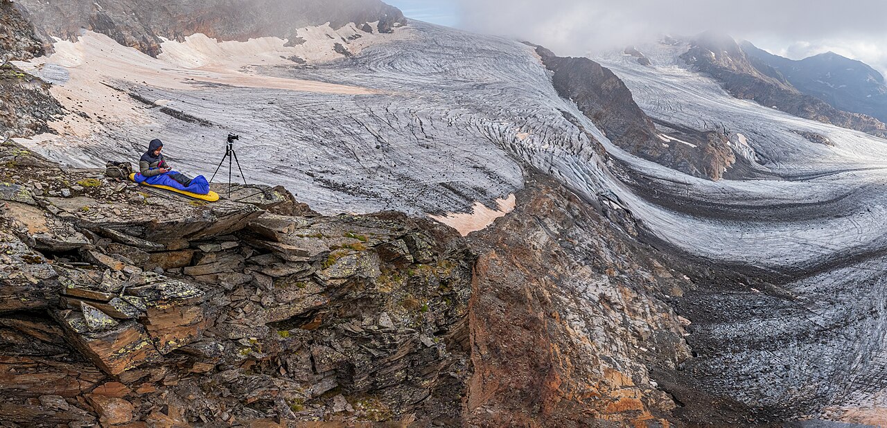 Gletscherschwund Dolomiten: 250 Weltkriegsgranaten freigelegt – Klimarisiko-Repricing für Hydro-Assets