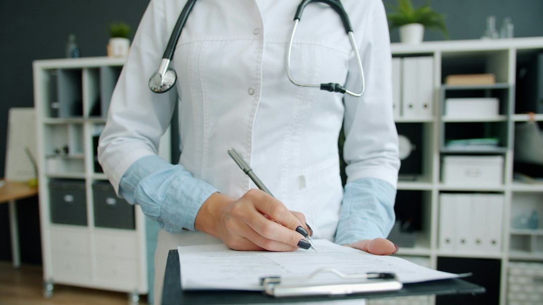 Medizinische-Akten-Firma deckt mit KI-Tool Datenschutzlücken auf