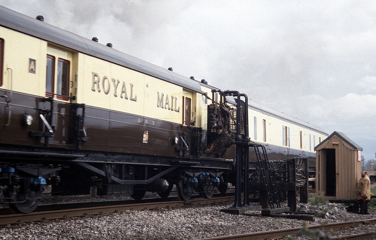 Royal Mail workforce cuts triggers share volatility amid mass resignations