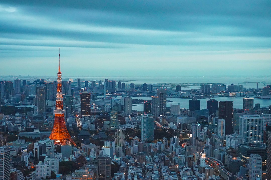 Venda de Títulos de 2 Anos do Japão Atrai Forte Demanda com Juros Elevados