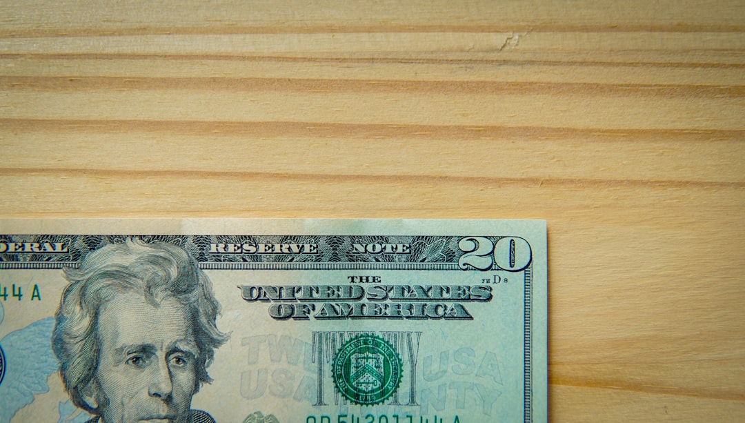 Warsh Says Inflation Isn’t Slowing, Vows to Reach 2% Target